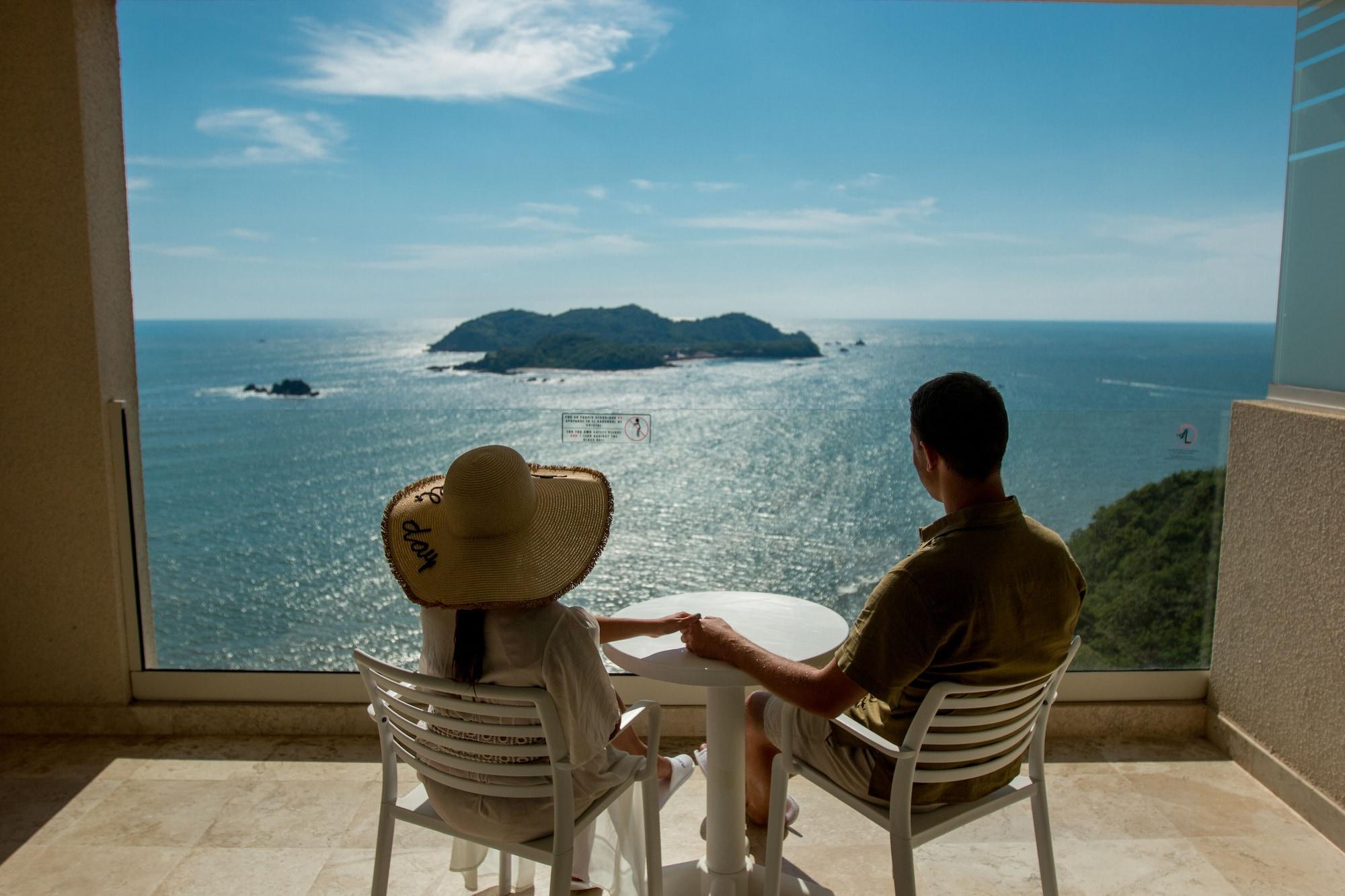 Azul Ixtapa Grand All Inclusive Suites - Spa & Convention Center Εξωτερικό φωτογραφία View of the Bay of Banderas from the Hotel Nayara