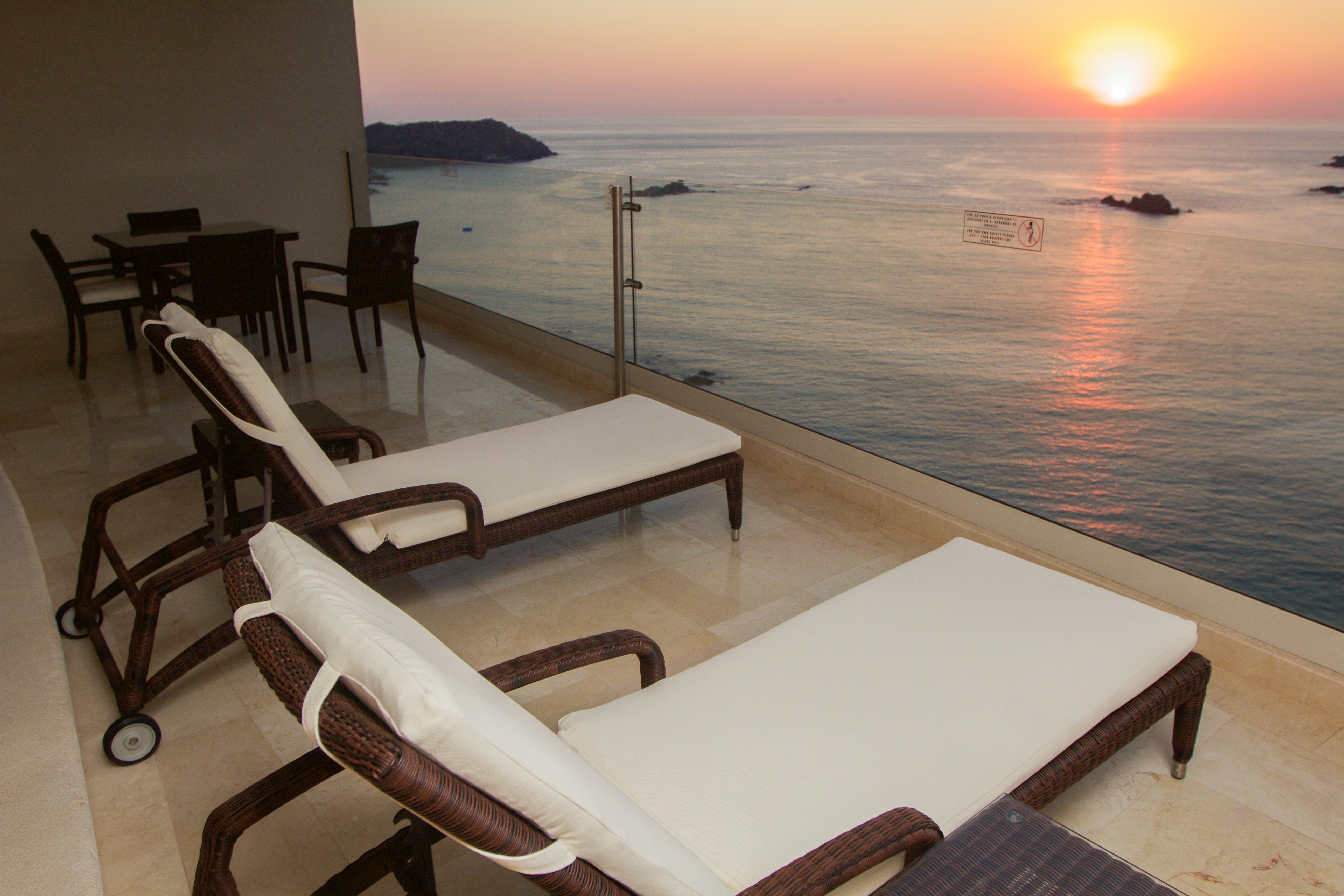 Azul Ixtapa Grand All Inclusive Suites - Spa & Convention Center Εξωτερικό φωτογραφία Sunset at the hotel