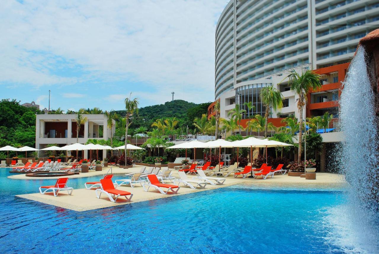 Azul Ixtapa Grand All Inclusive Suites - Spa & Convention Center Εξωτερικό φωτογραφία The swimming pool at the hotel