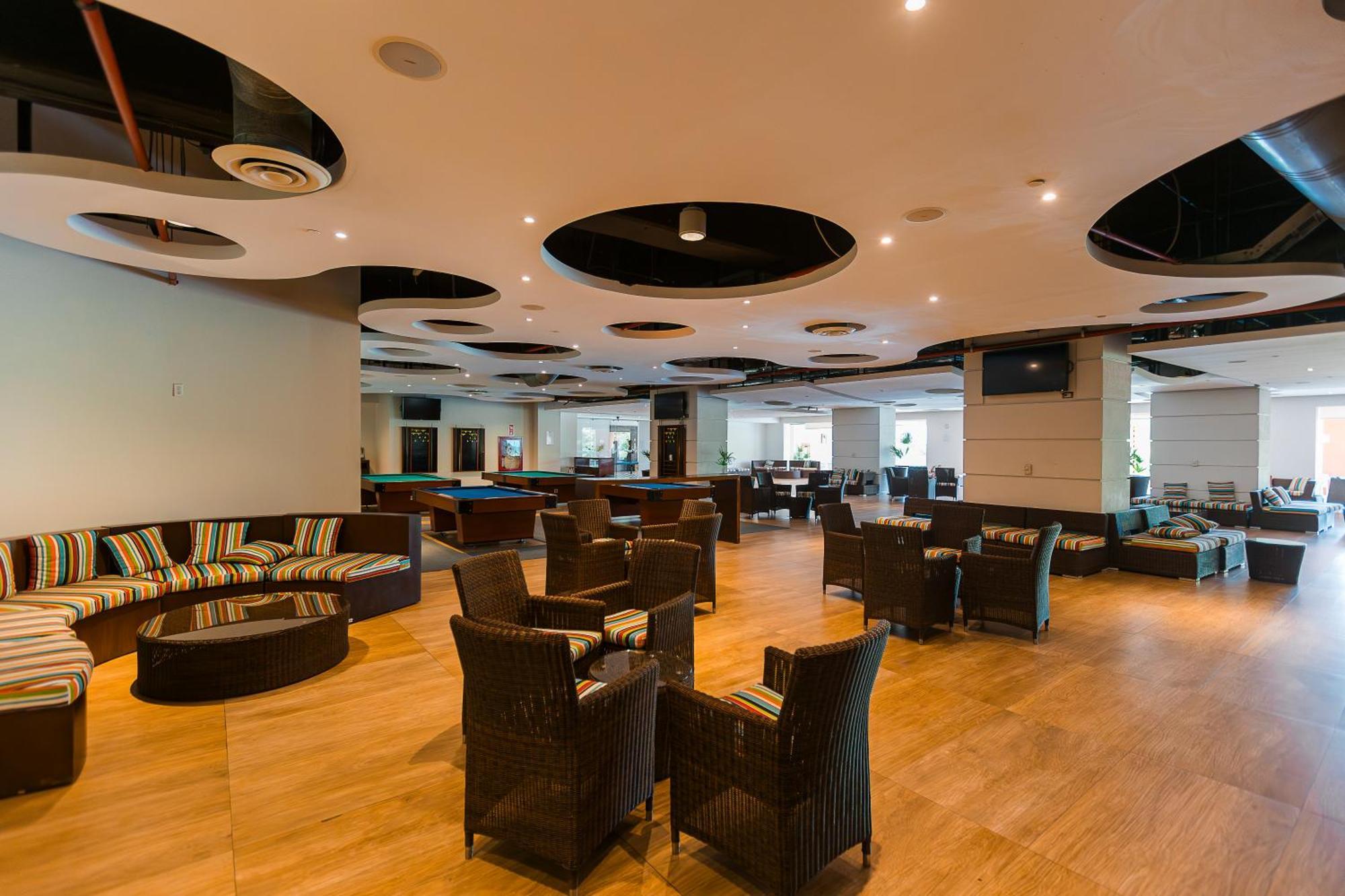 Azul Ixtapa Grand All Inclusive Suites - Spa & Convention Center Εξωτερικό φωτογραφία The lounge at the airport