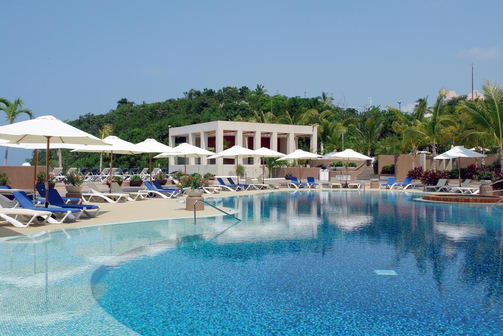 Azul Ixtapa Grand All Inclusive Suites - Spa & Convention Center Εξωτερικό φωτογραφία The swimming pool at the resort